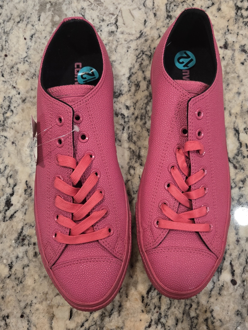 NWT Rare Hot Pink Low-Top Pebbled Leather Converse Chuck Taylor All Star Unisex
